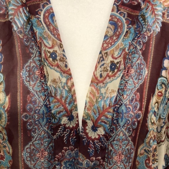 Umgee kimono style cover. Open front. Bell sleeves. Tassel hem. Size S/M - Picture 6 of 8